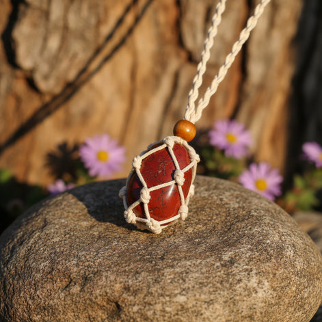 collier chanvre et pierres