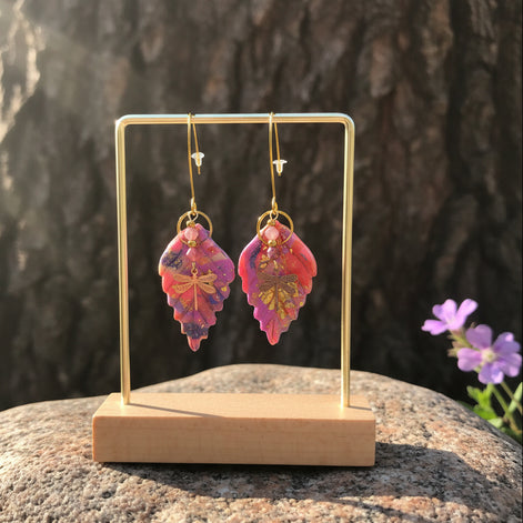 Boucles d’oreilles dorées Tourmaline rose et Libellule