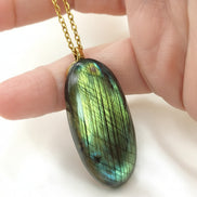 Collier Doré ✦ Grande Labradorite Extra — Protection & Intuition