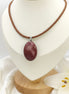 collier en cuir et jaspe mokaite violette artisanal
