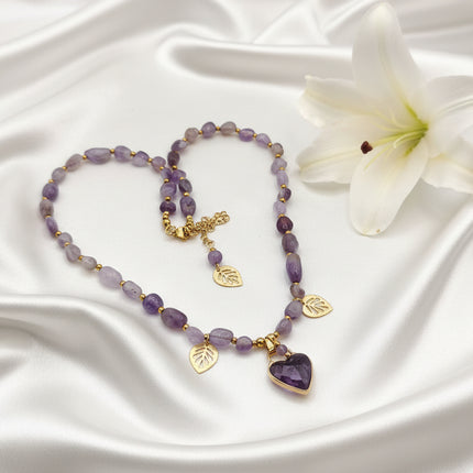 collier de perles en pierres améthyste coeur