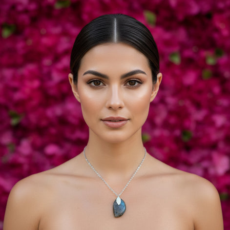 Collier argenté et labradorite bleuté