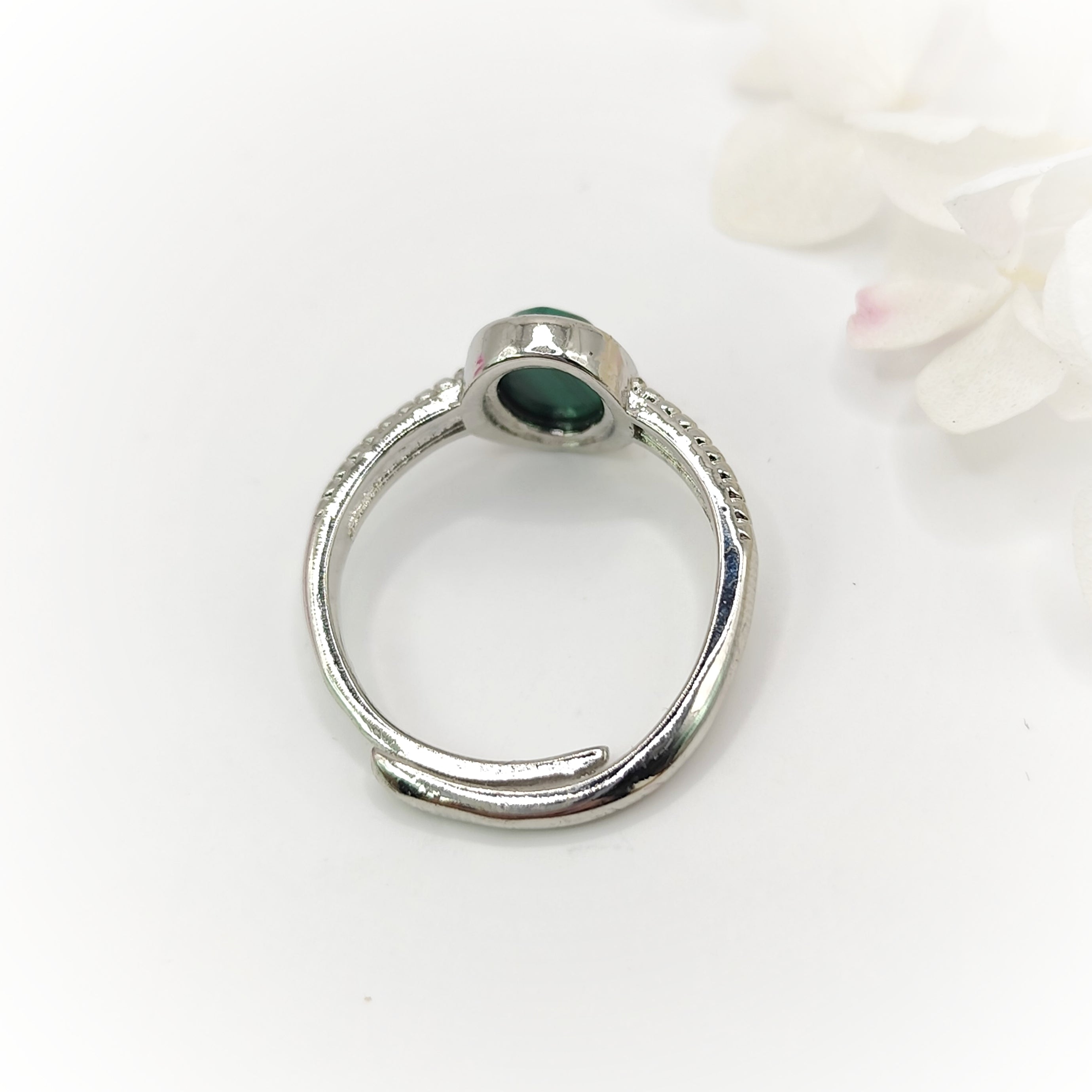 Bague déesse ou princesse argenté et malachite extra, réglable