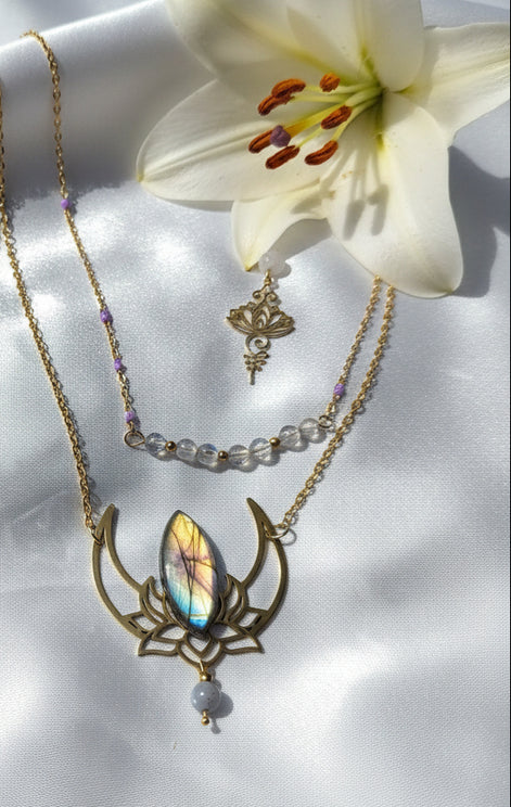 Collier lotus doré et labradorite extra, unalome