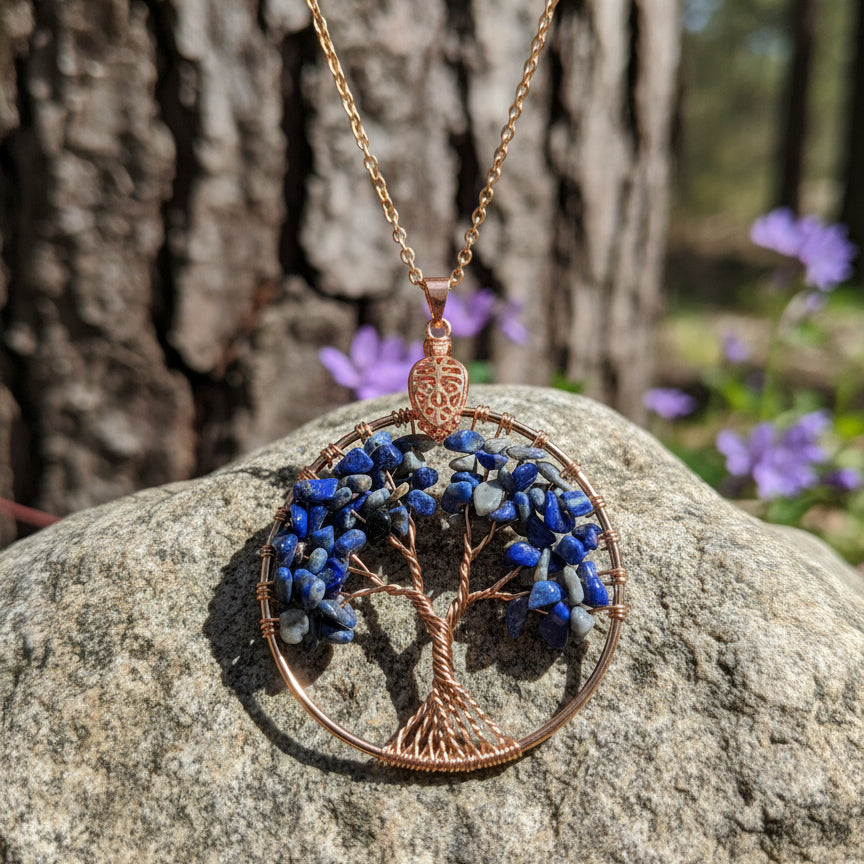 collier en pierres de lapis lazuli