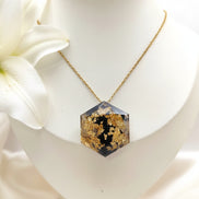 collier orgonite pour les ondes