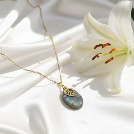 Collier doré labradorite violette bleu