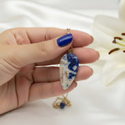 collier sodalite doré