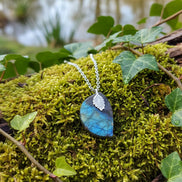 Collier argenté et labradorite bleuté