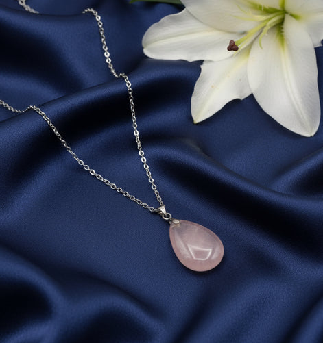 Collier chaine fine et pierre en quartz rose