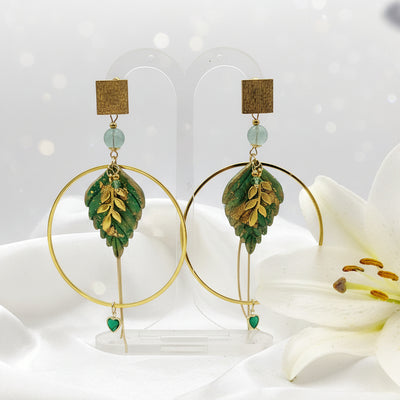 Boucles d’oreilles dorées en fluorite, feuille et or, clarté et harmonie