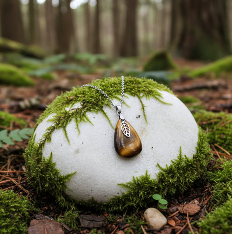 Collier chaine argenté et Œil de Tigre goutte