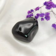 Obsidienne noire, doré, mantha huichol, coeur oeil celeste au choix