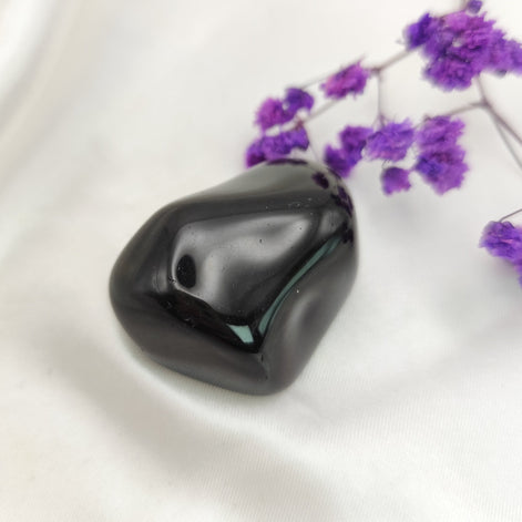 Obsidienne noire, doré, mantha huichol, coeur oeil celeste au choix