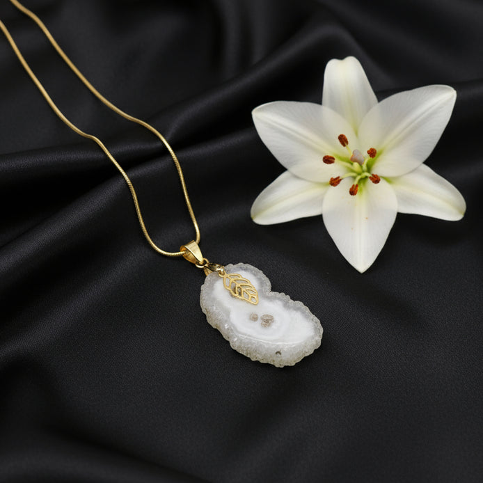 collier doré quartz solaire