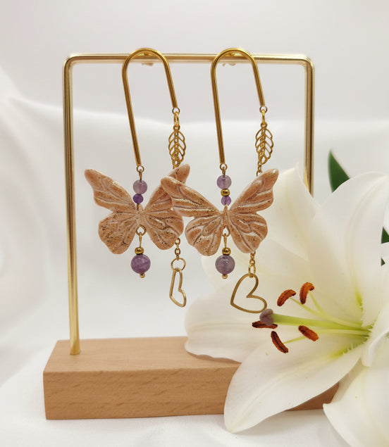 Boucles d'oreilles papillon rose dorées, améthyste & polymère