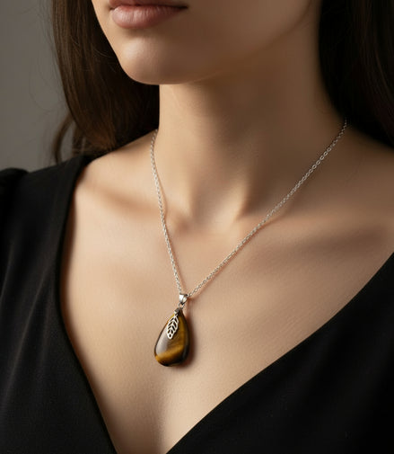 Collier chaine argenté et Œil de Tigre goutte