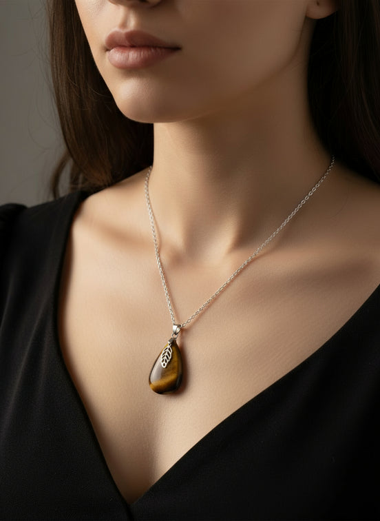 Collier chaine argenté et Œil de Tigre goutte