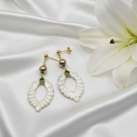 Boucles d'oreilles éclat doré en pyrite, strass ou papillon