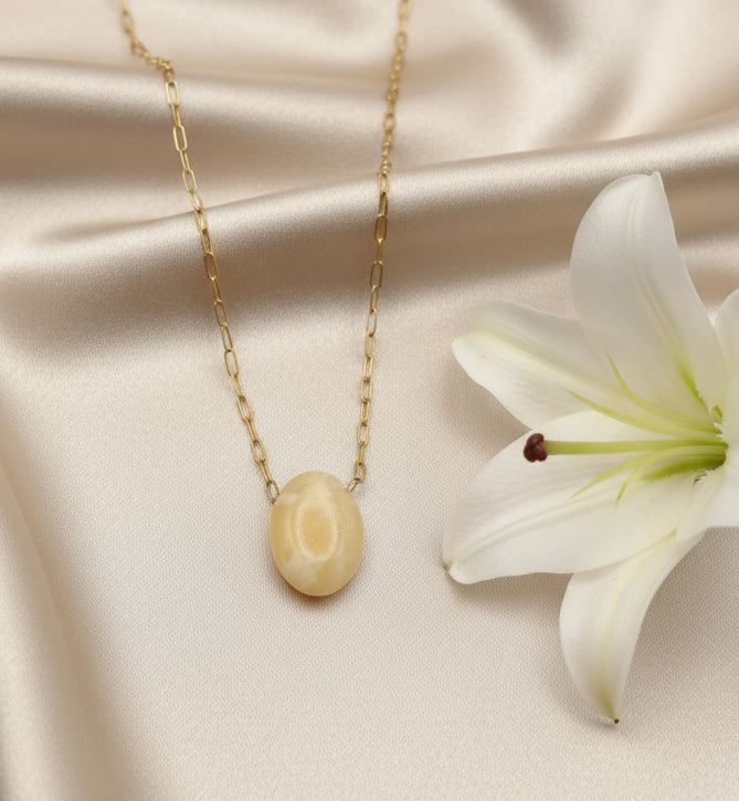 Pierre, collier, pendentif en calcite orange, oeuf, brut, joie et confiance