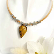 Collier gardien solaire en liège et oeil de tigre