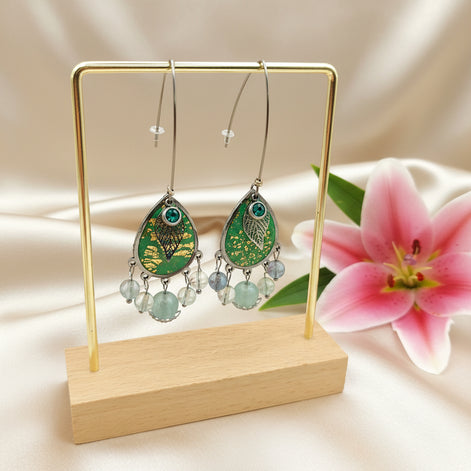 Boucles d’oreilles en Fluorite Verte, argentée, strass et polymère