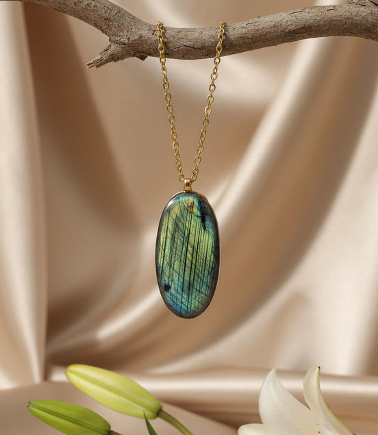 Collier doré, grande pierre de labradorite extra