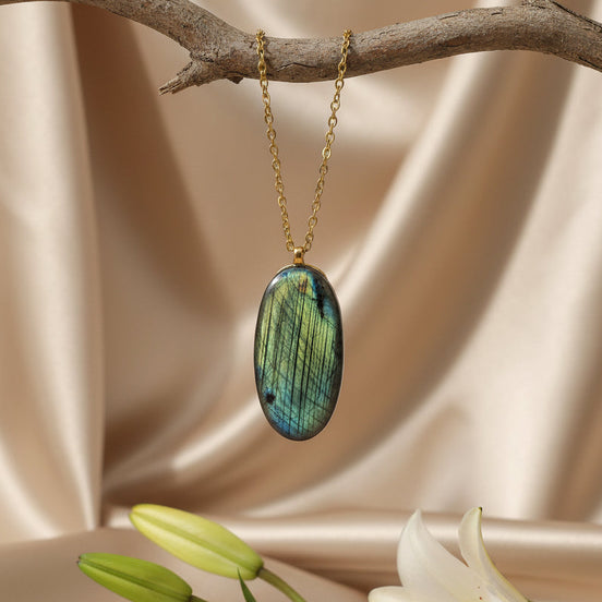 Collier Doré ✦ Grande Labradorite Extra — Protection & Intuition