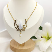 Collier doré en péristérite extra — Pierre de lune arc-en-ciel, féminité & intuition