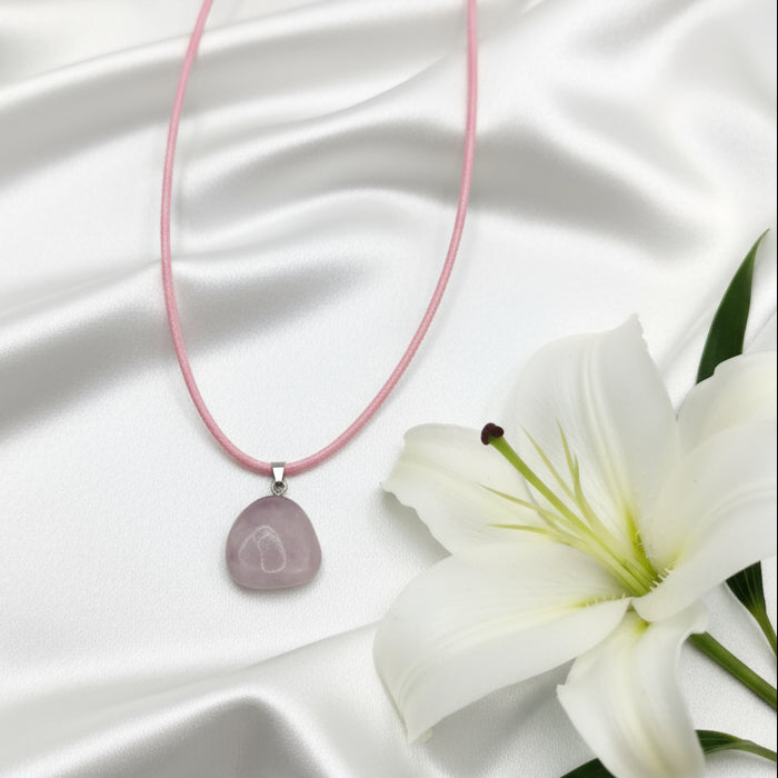collier rose enfant pierre anti stress