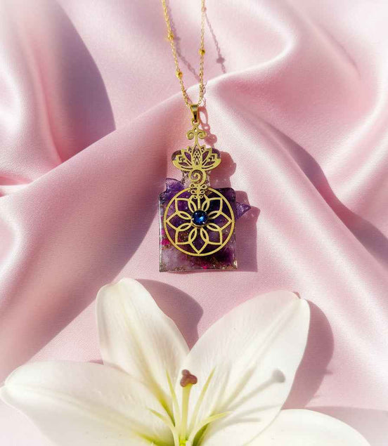 Sautoir doré en Améthyste et unaloom